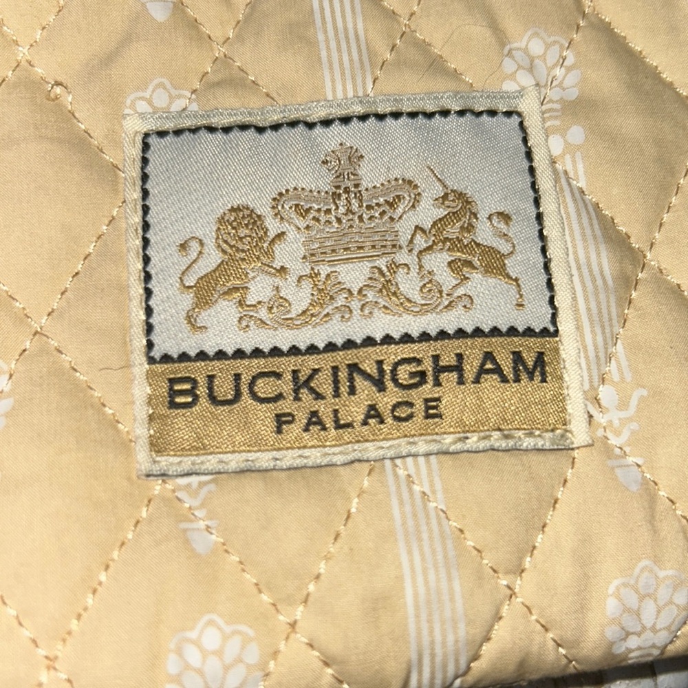 THE QUEEN. LOL..NWOT Buckingham Palace cosmetic bag; lil pouch